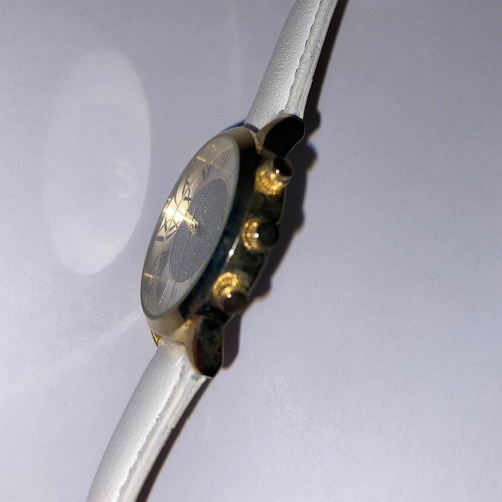 Gold and white watch - Picture 6 of 6